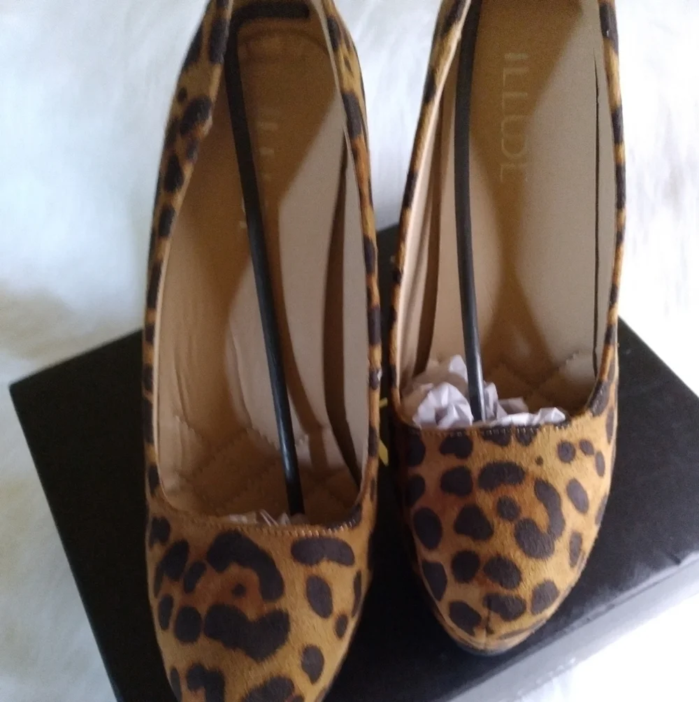 ILLUDE leopard suede heels size 6 1/2 office siren